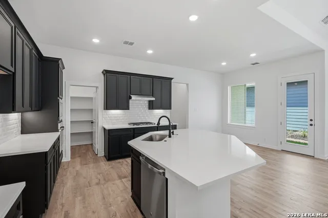 9436 Hidden Stone Schertz, TX 78154