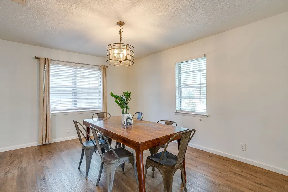 1116 Woodbrook Street Arlington, TX 76011