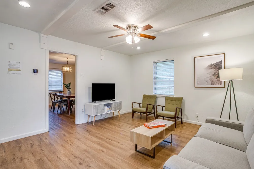 1116 Woodbrook Street Arlington, TX 76011