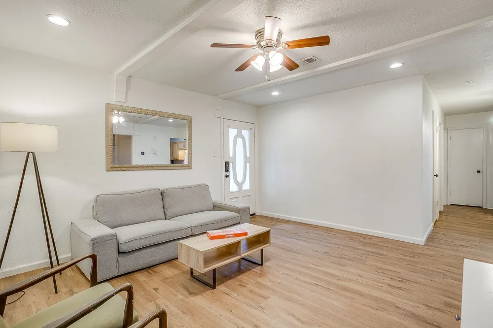1116 Woodbrook Street Arlington, TX 76011