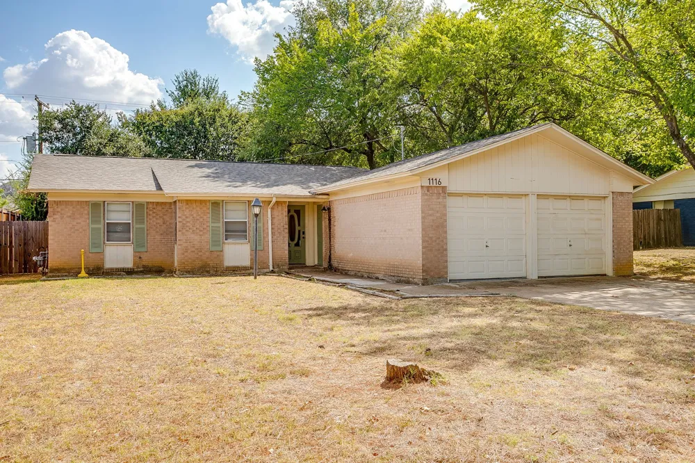 1116 Woodbrook Street Arlington, TX 76011