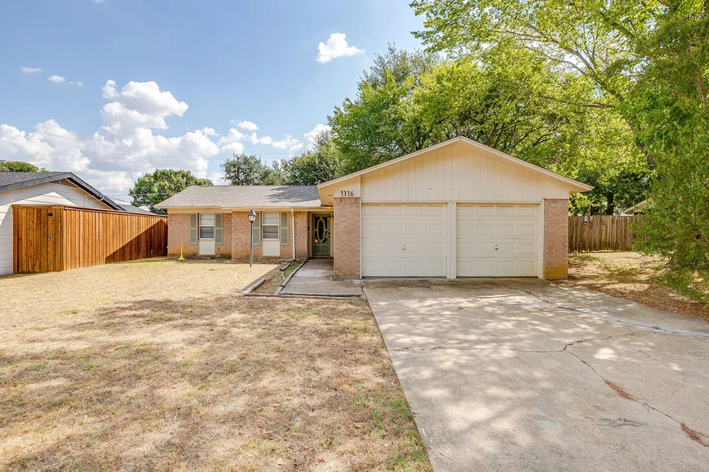 1116 Woodbrook Street Arlington, TX 76011