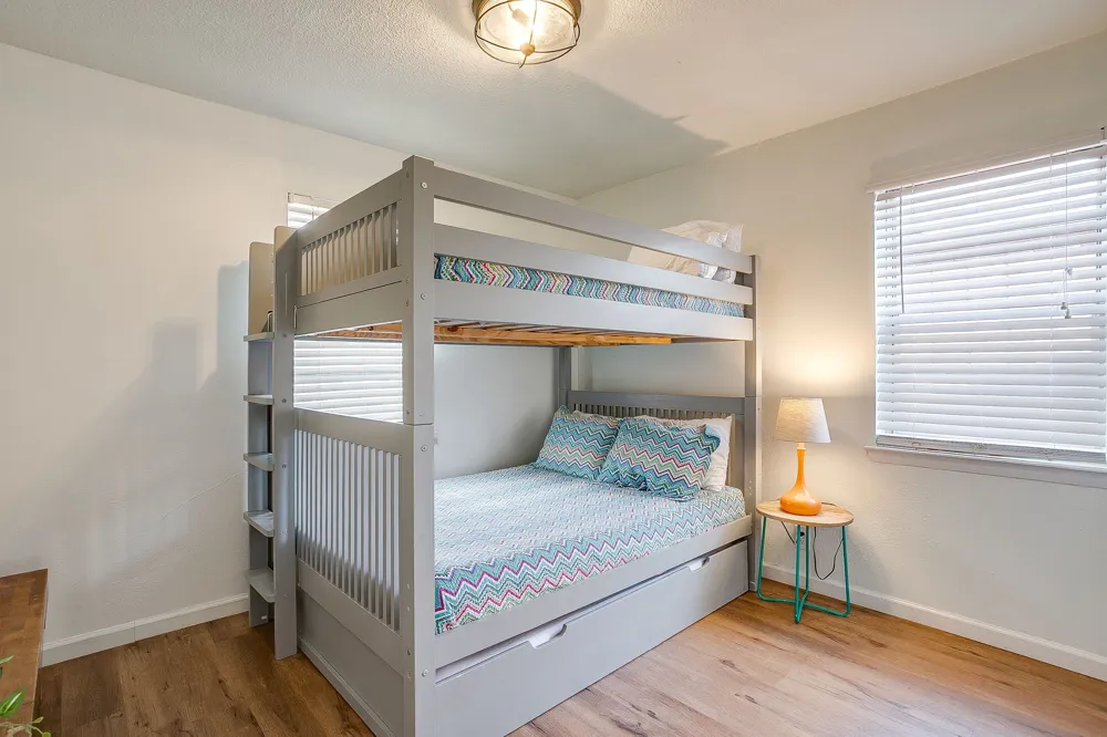 1116 Woodbrook Street Arlington, TX 76011