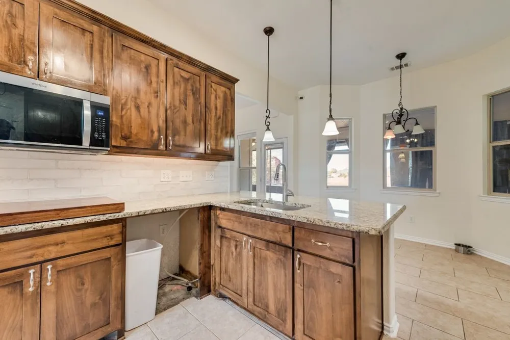 2121 Mockingbird Lane Midlothian, TX 76065