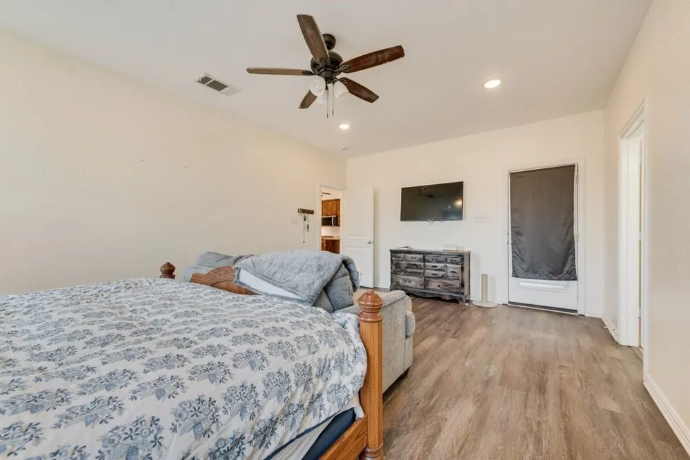 2121 Mockingbird Lane Midlothian, TX 76065
