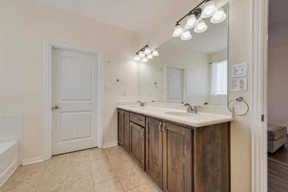 2121 Mockingbird Lane Midlothian, TX 76065