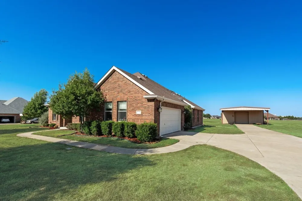 2121 Mockingbird Lane Midlothian, TX 76065