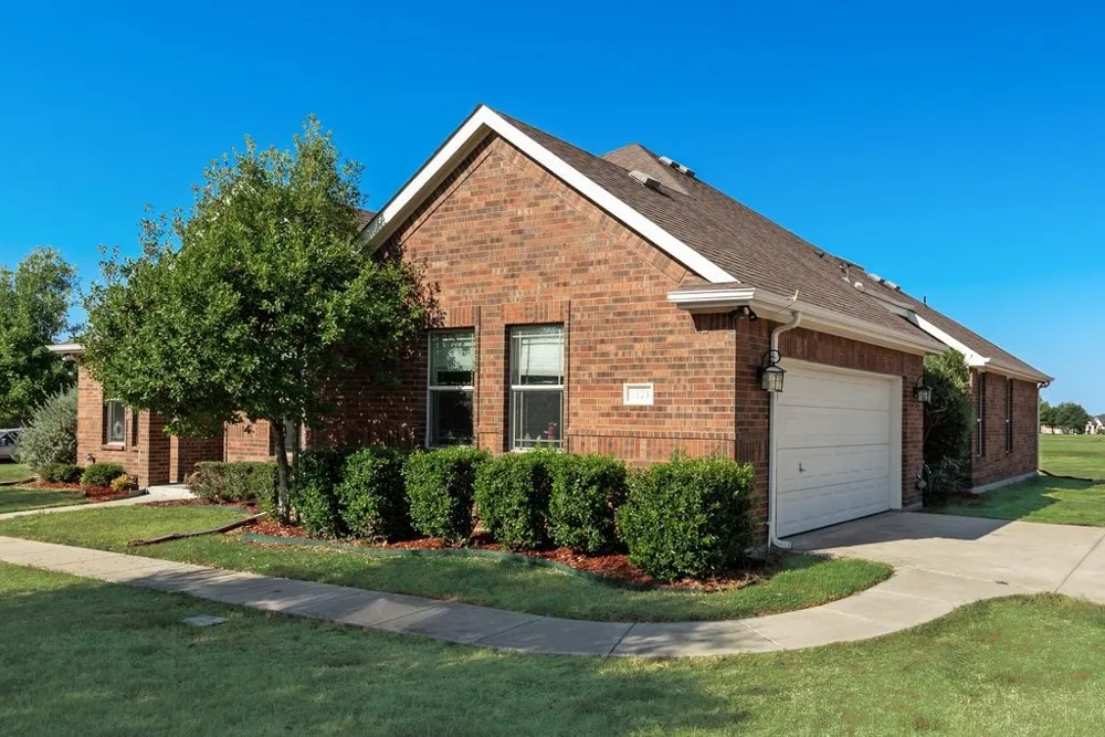 2121 Mockingbird Lane Midlothian, TX 76065