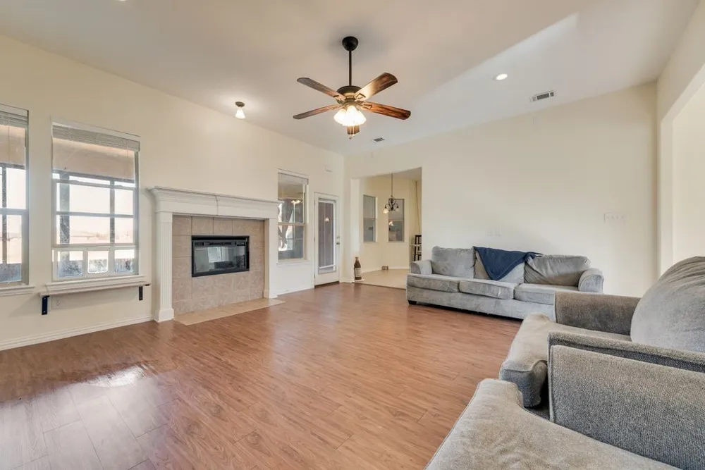 2121 Mockingbird Lane Midlothian, TX 76065