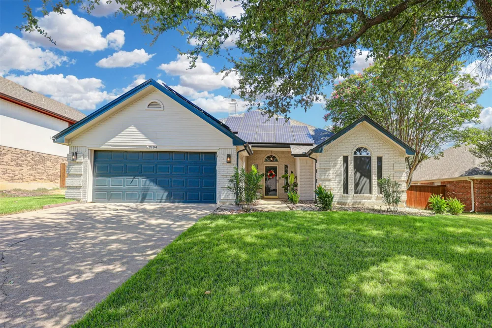 7104 Cook Circle North Richland Hills, TX 76182