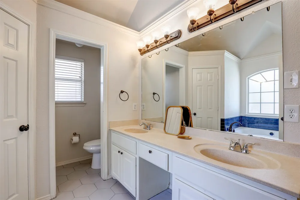 7104 Cook Circle North Richland Hills, TX 76182