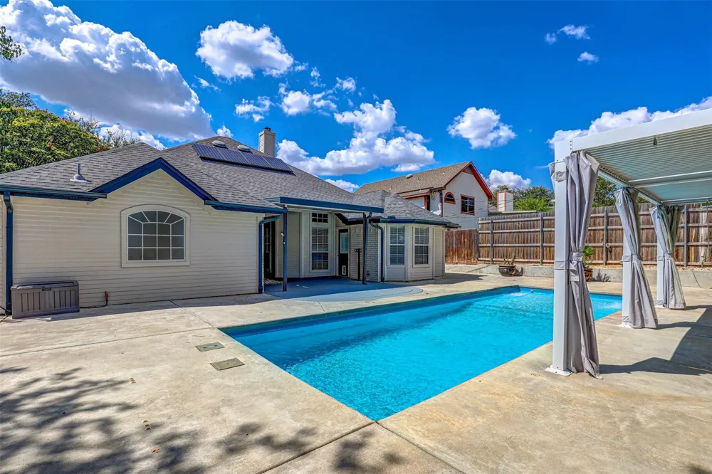 7104 Cook Circle North Richland Hills, TX 76182