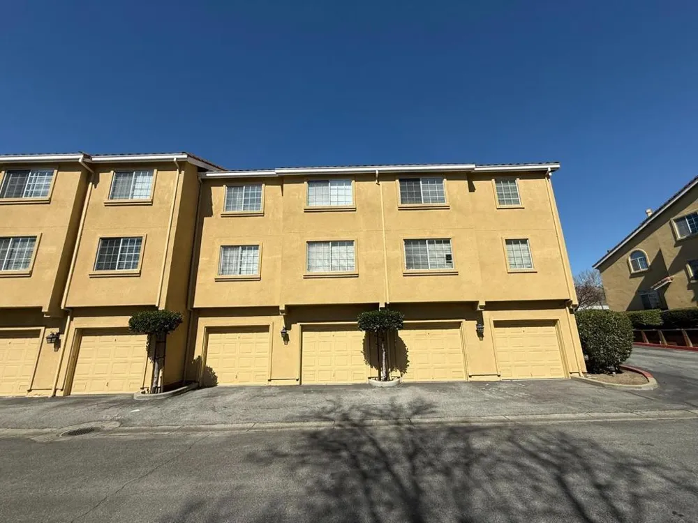 106 Sunnyhills Court Milpitas, CA 95035