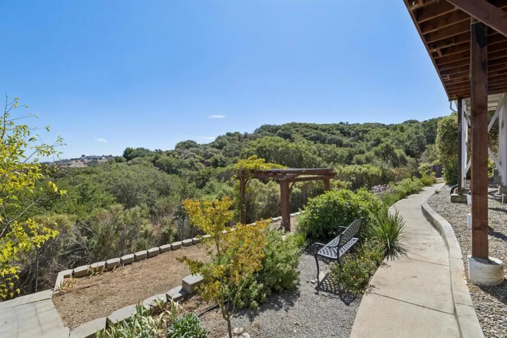 2728 Wakefield Drive Belmont, CA 94002