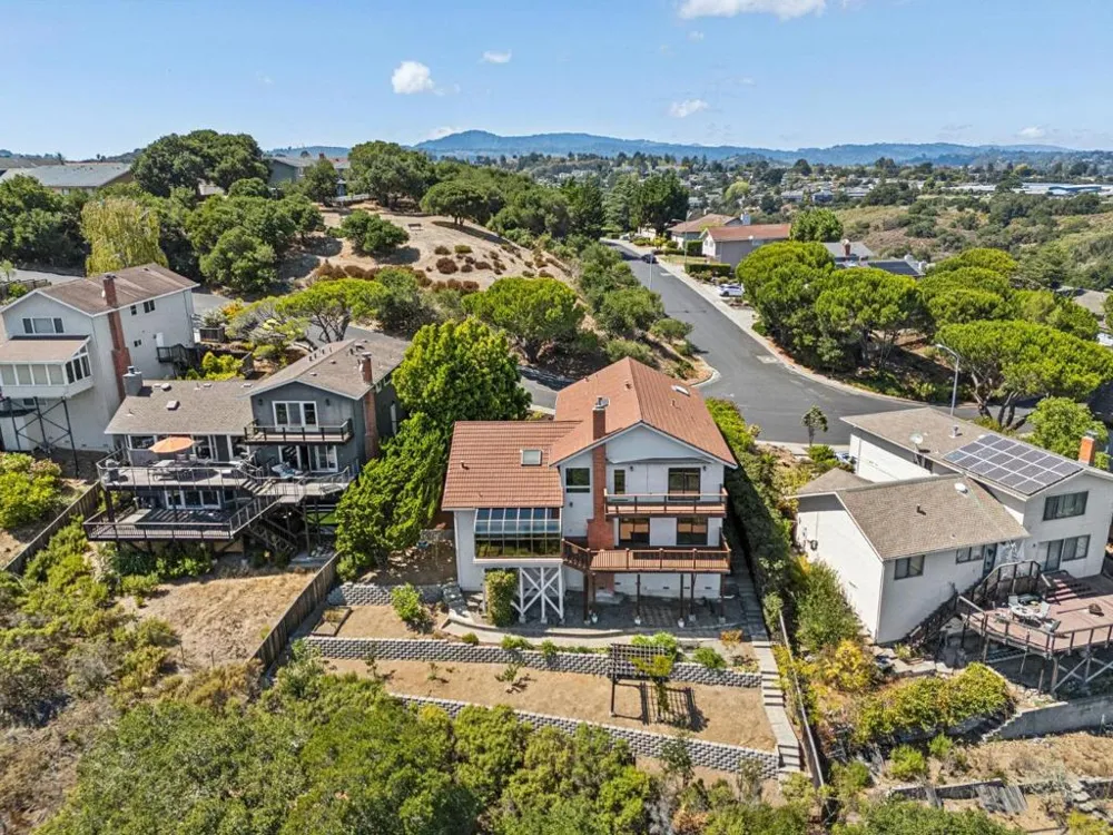 2728 Wakefield Drive Belmont, CA 94002