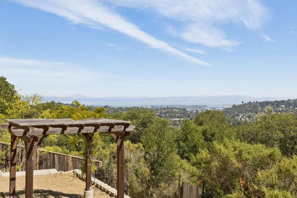 2728 Wakefield Drive Belmont, CA 94002