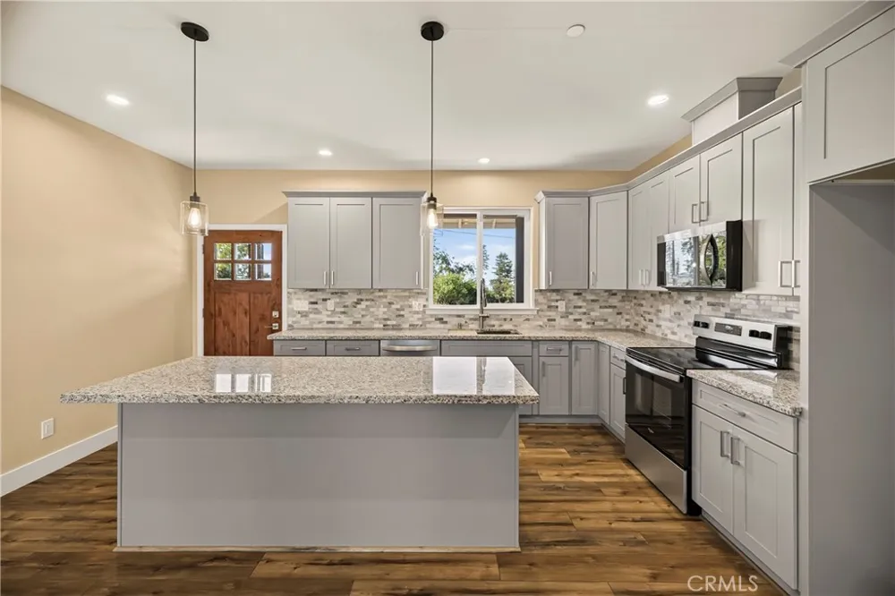 1439 Powell Paradise, CA 95969