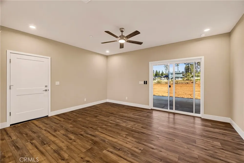 1439 Powell Paradise, CA 95969
