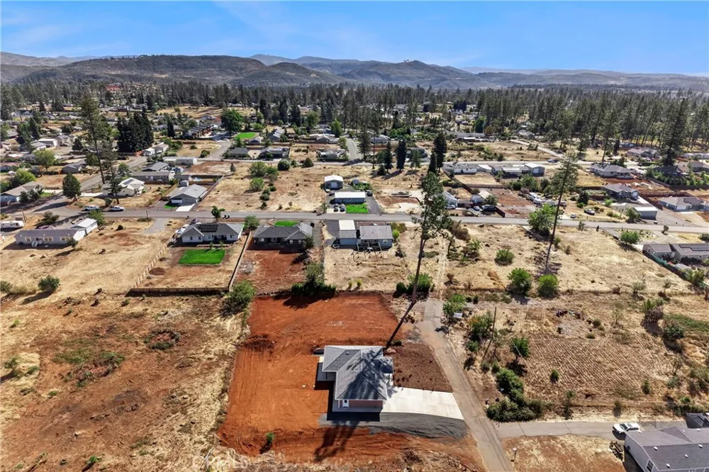1439 Powell Paradise, CA 95969