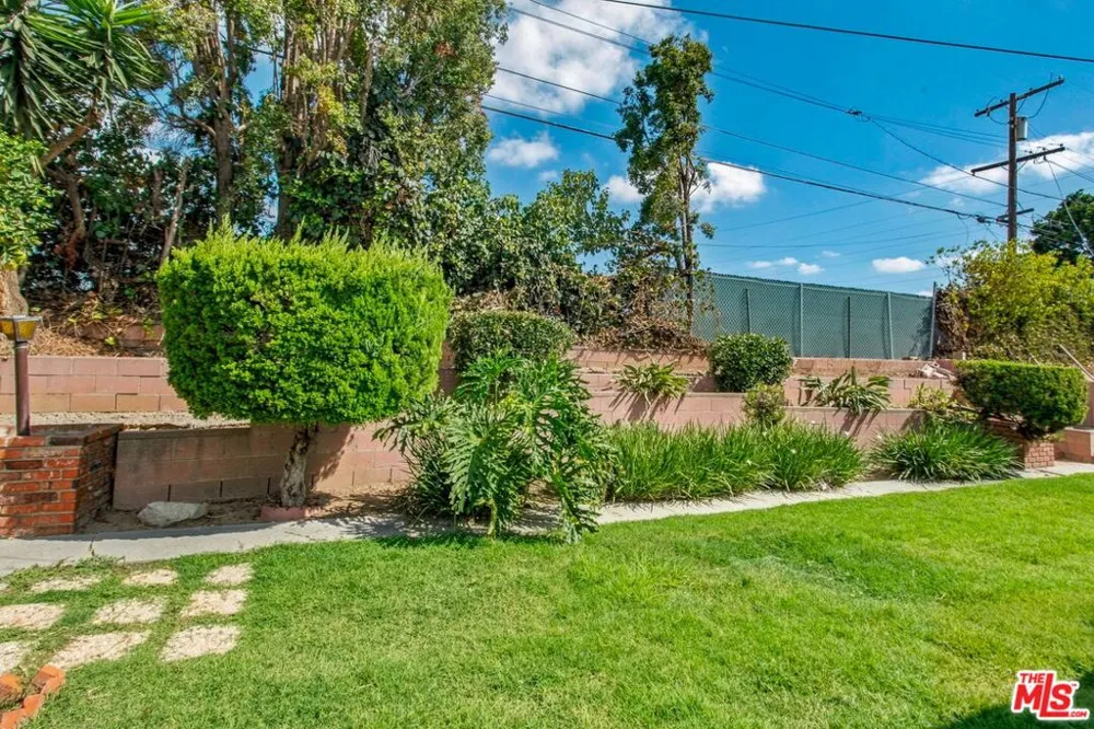 909 E Nordby Street Carson, CA 90746