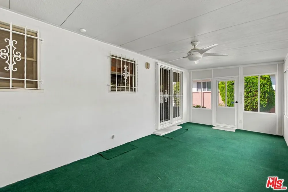 909 E Nordby Street Carson, CA 90746