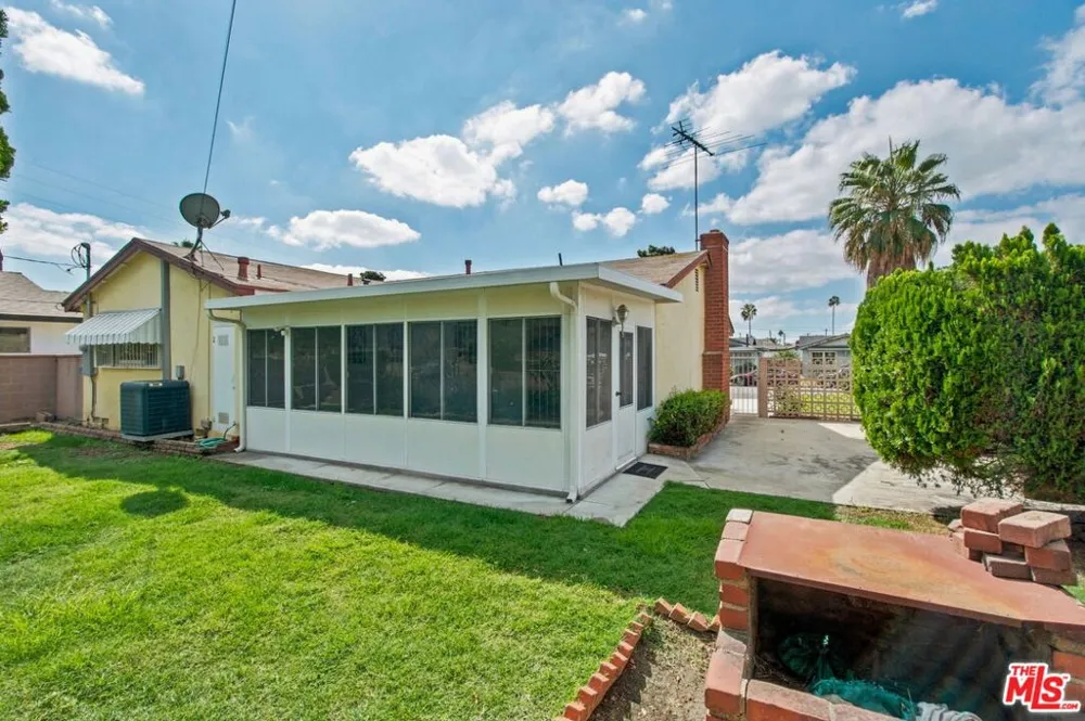909 E Nordby Street Carson, CA 90746