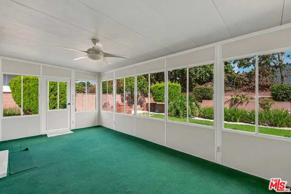 909 E Nordby Street Carson, CA 90746