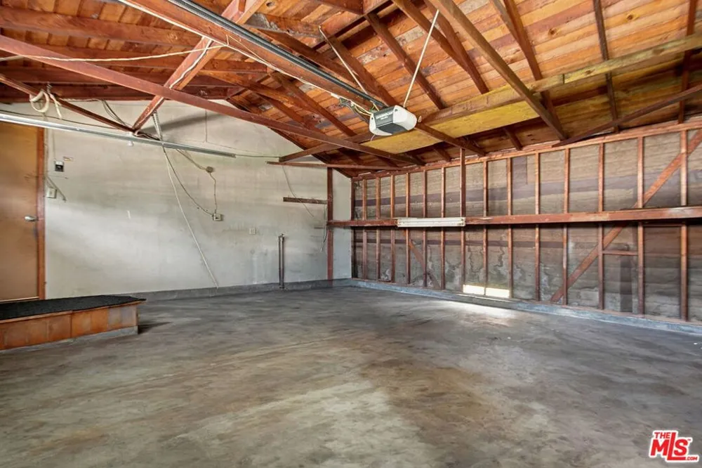 909 E Nordby Street Carson, CA 90746