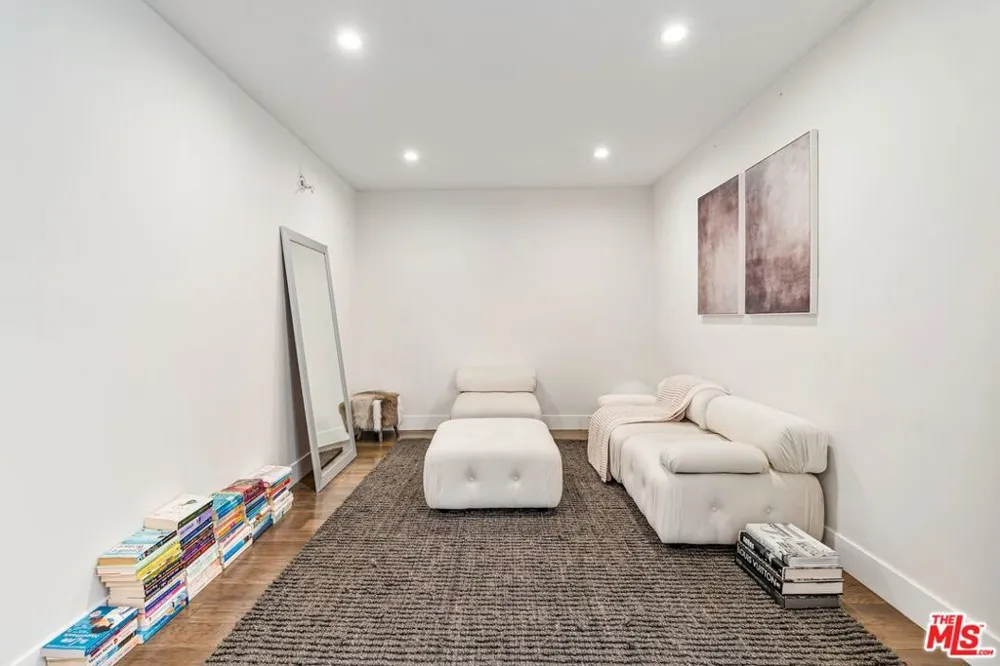141 S Clark Drive #224 Los Angeles, CA 90048