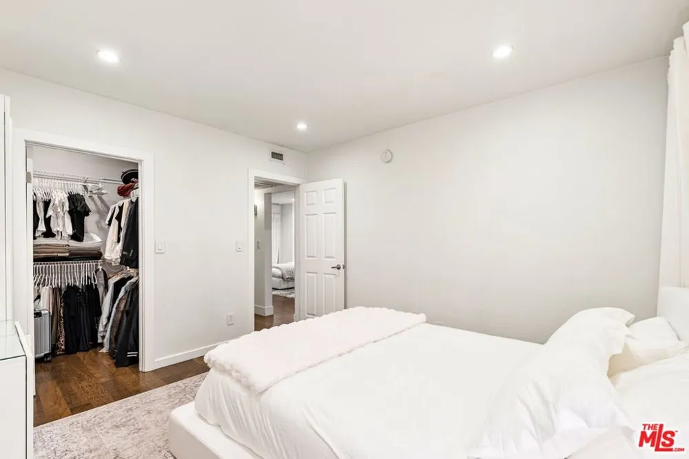 141 S Clark Drive #224 Los Angeles, CA 90048