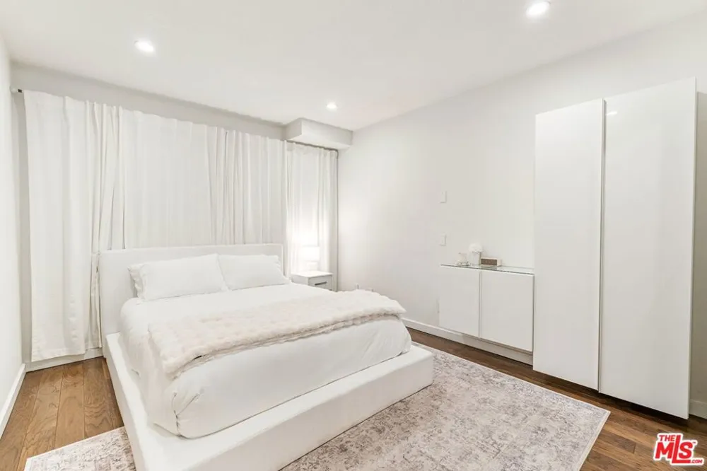 141 S Clark Drive #224 Los Angeles, CA 90048