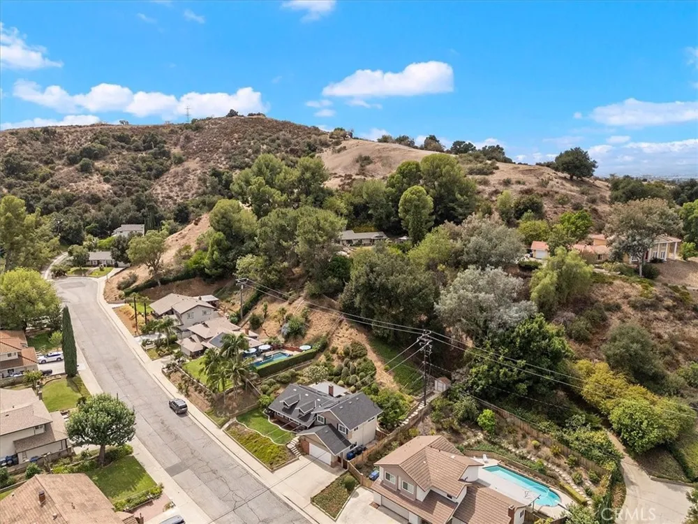 809 Puma Canyon Glendora, CA 91740