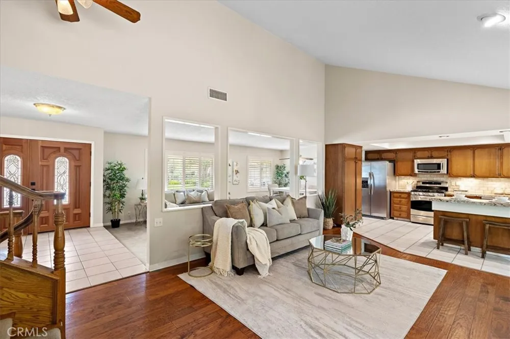 809 Puma Canyon Glendora, CA 91740