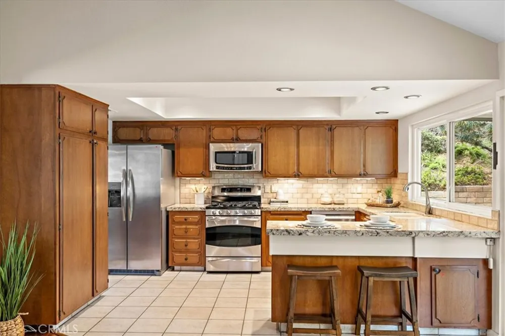 809 Puma Canyon Glendora, CA 91740
