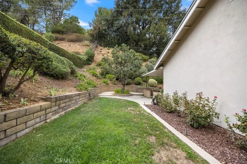 809 Puma Canyon Glendora, CA 91740