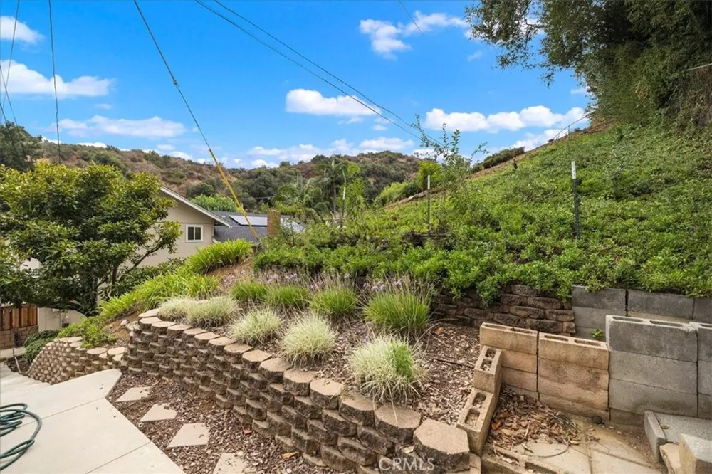 809 Puma Canyon Glendora, CA 91740