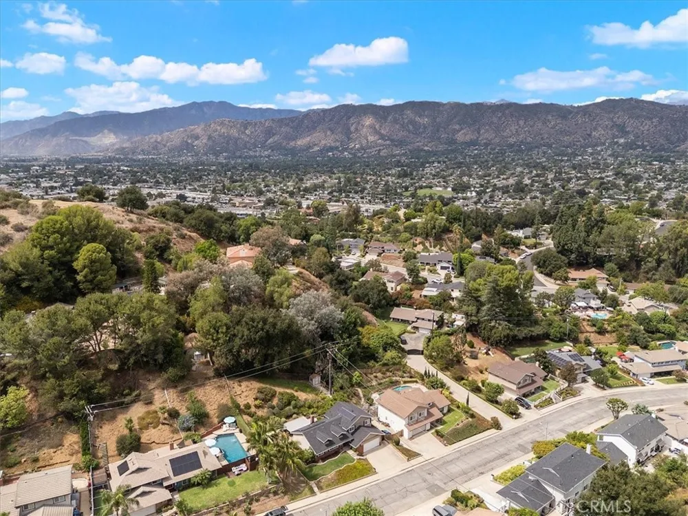 809 Puma Canyon Glendora, CA 91740
