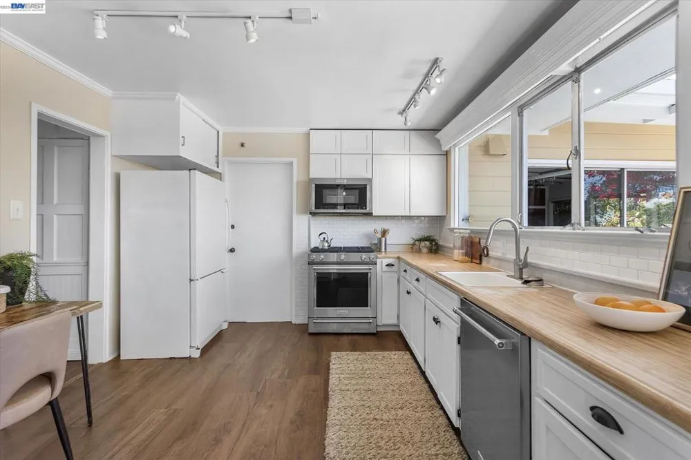 406 Hawthorne Ave San Bruno, CA 94066
