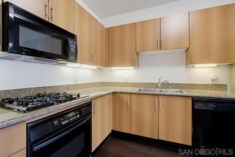 550 Park #2603 San Diego, CA 92101