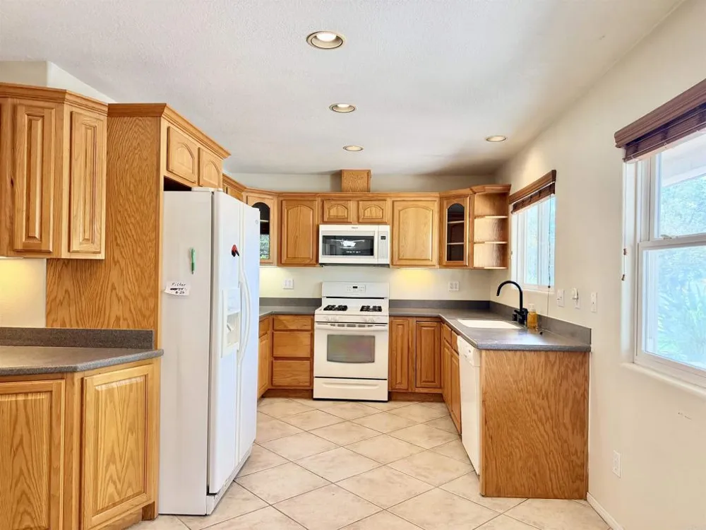 3685 La Hacienda Drive San Bernardino, CA 92404