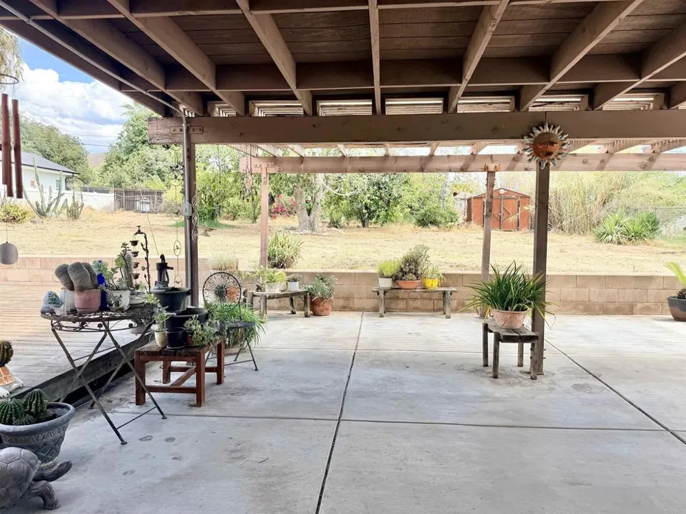 3685 La Hacienda Drive San Bernardino, CA 92404