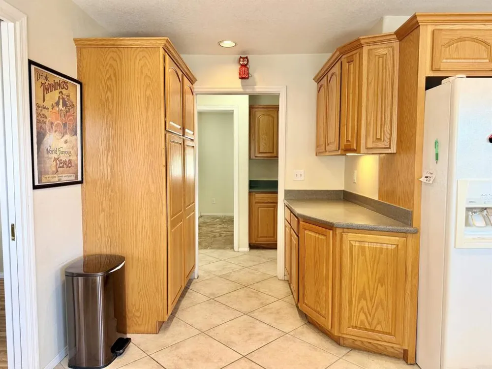 3685 La Hacienda Drive San Bernardino, CA 92404