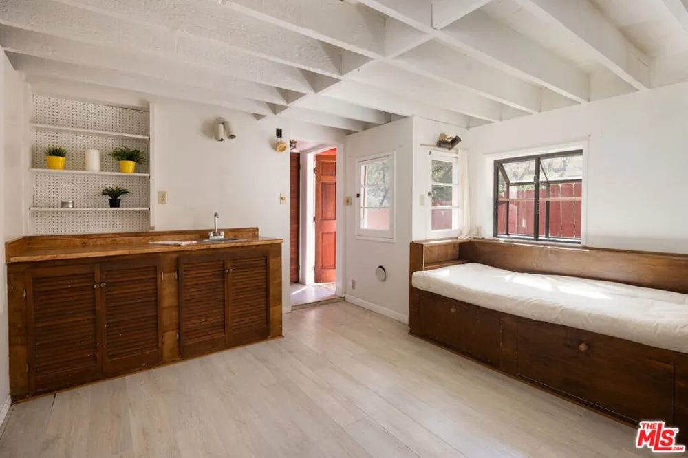 1856 Jewett Drive Los Angeles, CA 90046