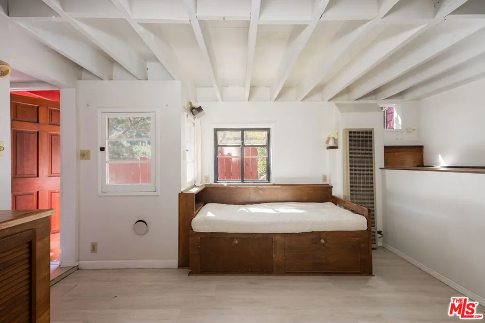 1856 Jewett Drive Los Angeles, CA 90046