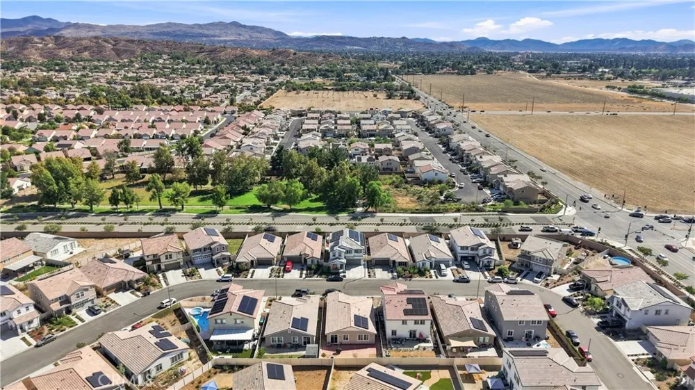 1744 Plume San Jacinto, CA 92583