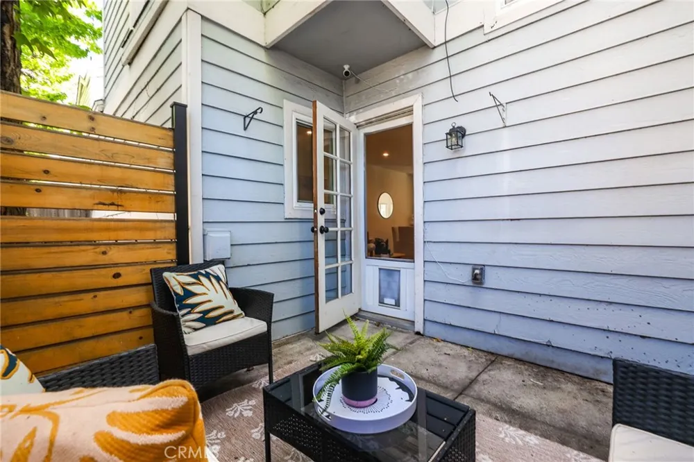 260 Victoria #F2 Costa Mesa, CA 92627