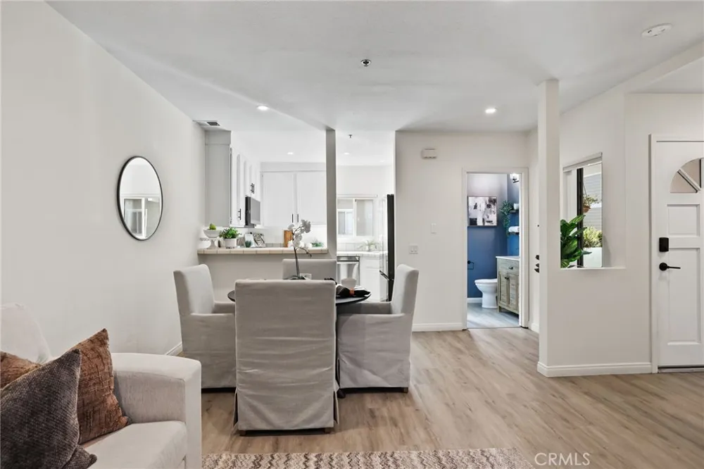 260 Victoria #F2 Costa Mesa, CA 92627