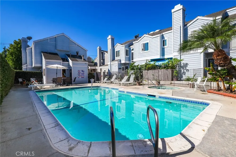 260 Victoria #F2 Costa Mesa, CA 92627