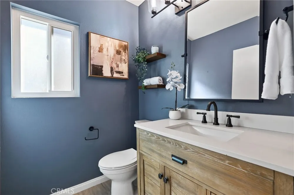 260 Victoria #F2 Costa Mesa, CA 92627