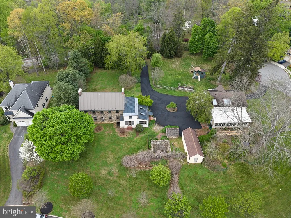 525 RASPBERRY LANE West Chester, PA 19382